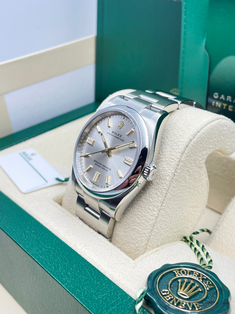Rolex Oyster Perpetual 36mm Silver 126000 2021 [Preowned]