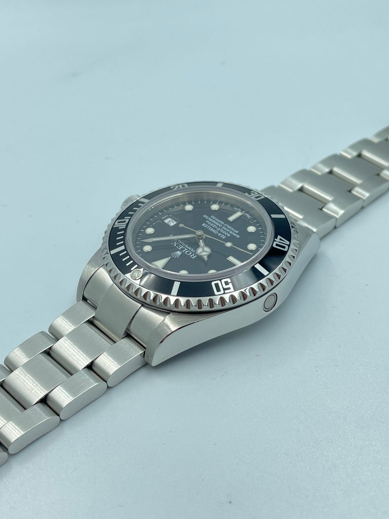 Rolex Sea-Dweller 4000ft 16600 Discontinued 2005 [Preowned]