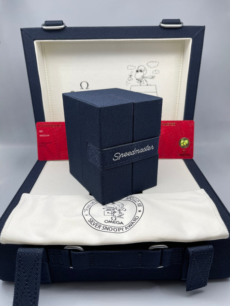 Omega Speedmaster Anniversary Series Silver Snoopy 42mm 310.32.42.50.02.001 2021 (NOS)