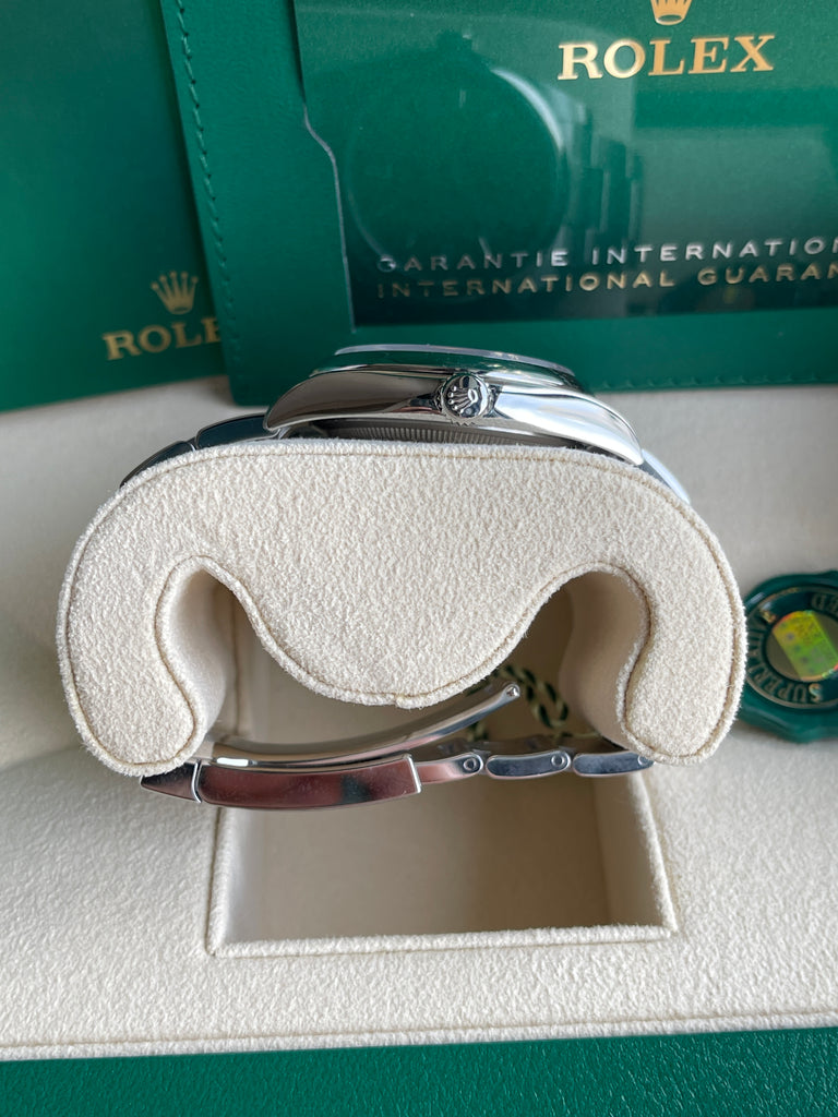 Rolex Oyster Perpetual 36mm White Grape 116000